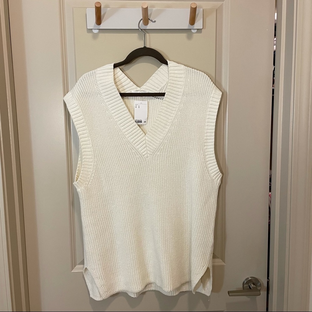 NWT Oversized White Sweatervest